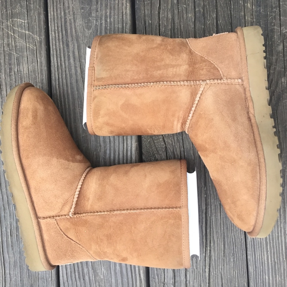 UGG Australia Classic Short Chestnut Boot